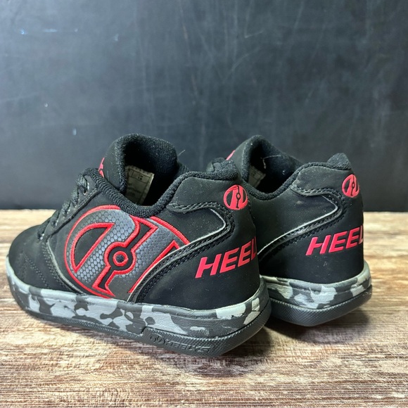 EUC Heelys Sneakers, Size 13 - Picture 5 of 10